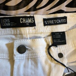 All while skinny jeans